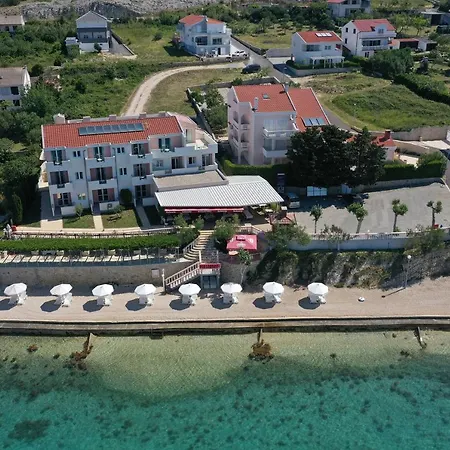 Augustino Hotel 3*