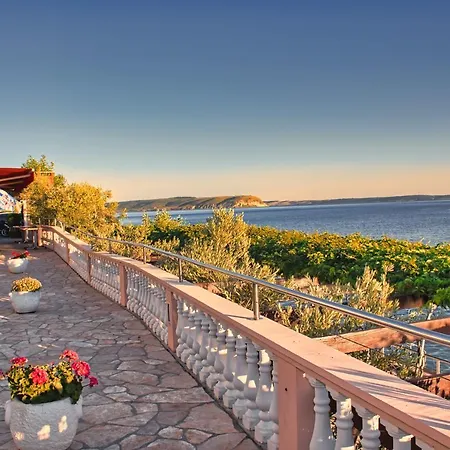 Augustino Hotel