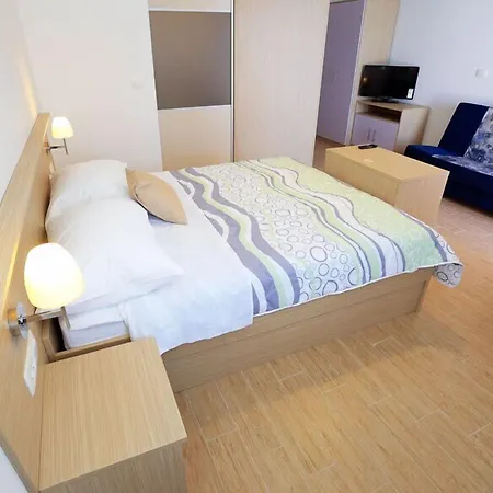 Augustino Hotel 3*